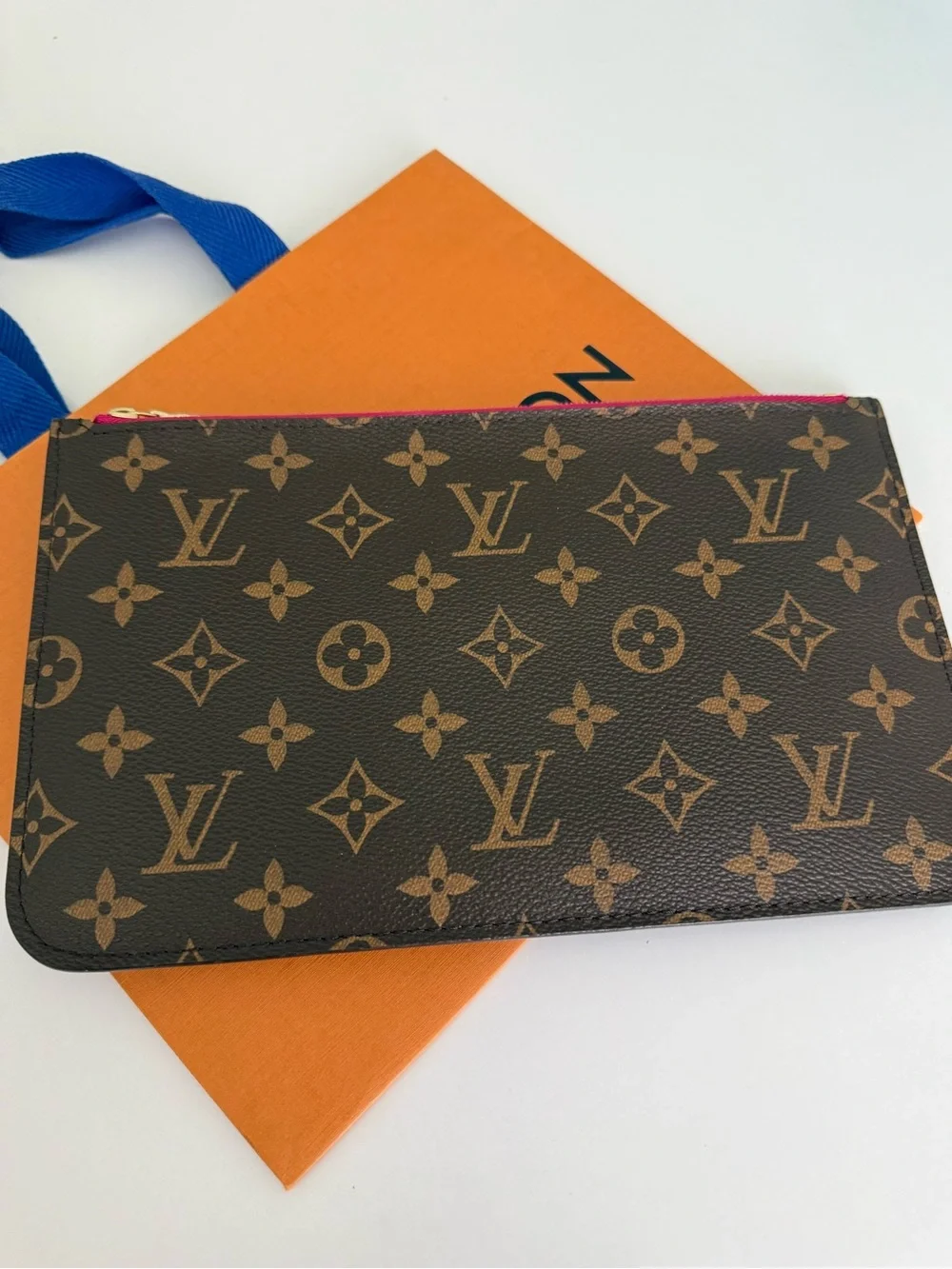 🌹Authentic Louis Vuitton Pink Pivone Neverfull Wristlet / GM Size
